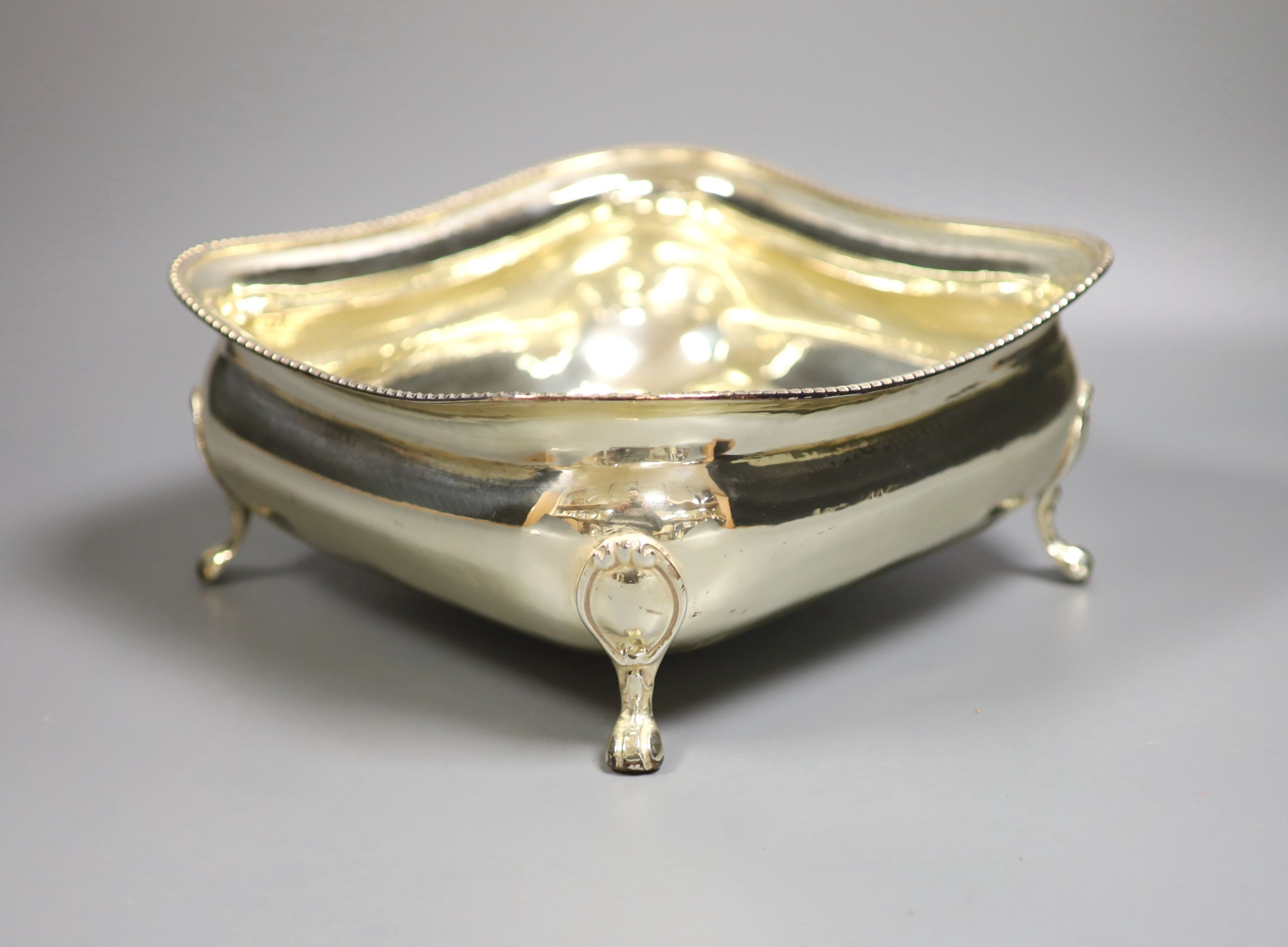 A 20th century Italian 800 standard square bowl, 24.8cm, 26.5oz.